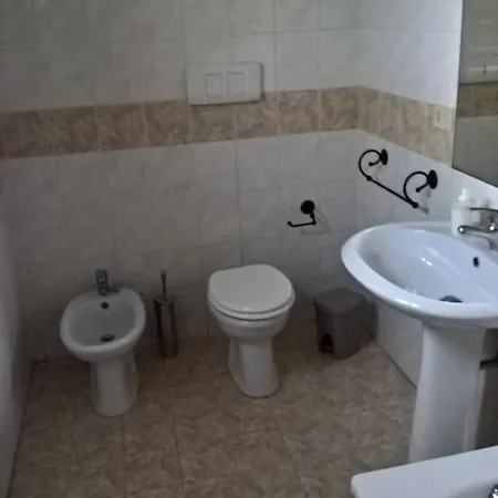 Alojamento de Acomodação e Pequeno-almoço Marchese Ugo *